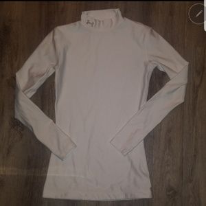 Under Armour Tops - π4/$20π Super cute Under Armour Cold Gear Top Under Armour Tops - π4/$20π Super cute Under Armour Cold Gear Top